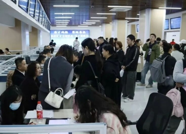 招聘會現場。忠縣人力資源和社會保障局供圖