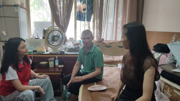 狀元碑社區工作人員現場走訪。受訪單位供圖