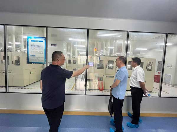 農業銀行梁平支行走訪重慶平偉實業股份有限公司。重慶市委金融辦供圖