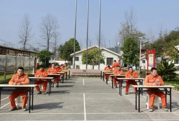 安全知識競賽。中國能建易普力公司供圖